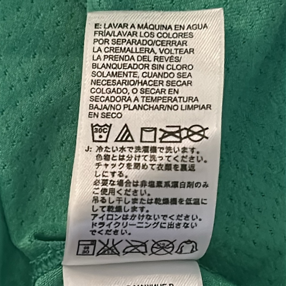 The North Face Mountain Athletics Green Flutter Sleeve Shirt, Size Large - Picture 6 of 6